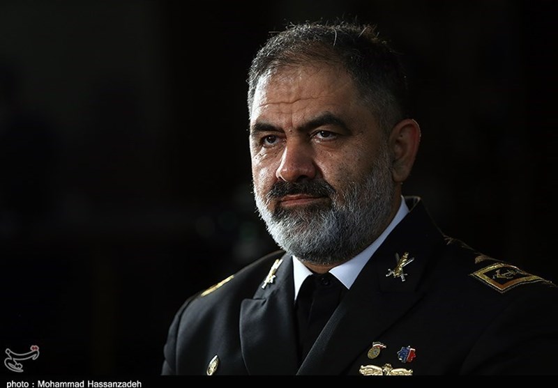 دریادار ایرانی: شناورهای خارجی به درخواست کمک لنج ایرانی پاسخ ندادند
